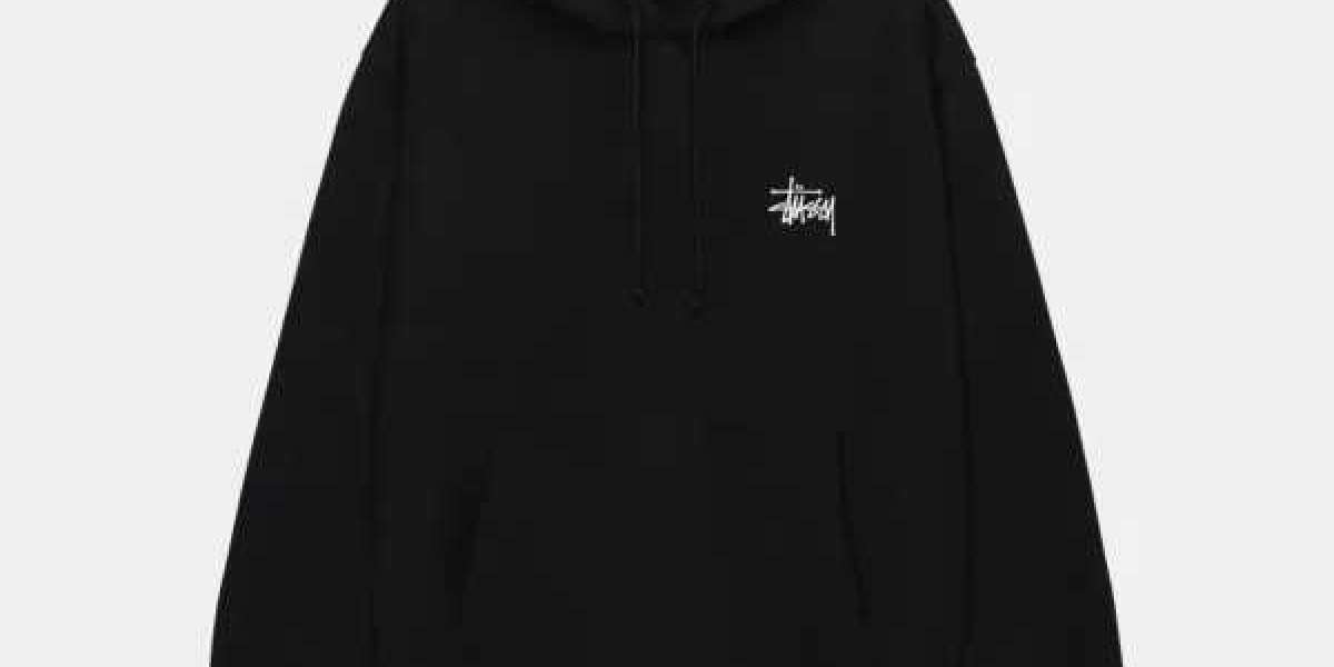 From Santorini to Athens: How Stussy.gr Defines the Greek Summer Scene