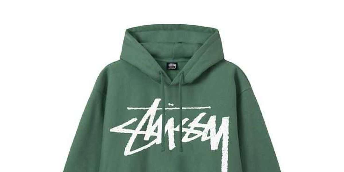 Stussy’s Impact on Youth Culture Through Bold Styling